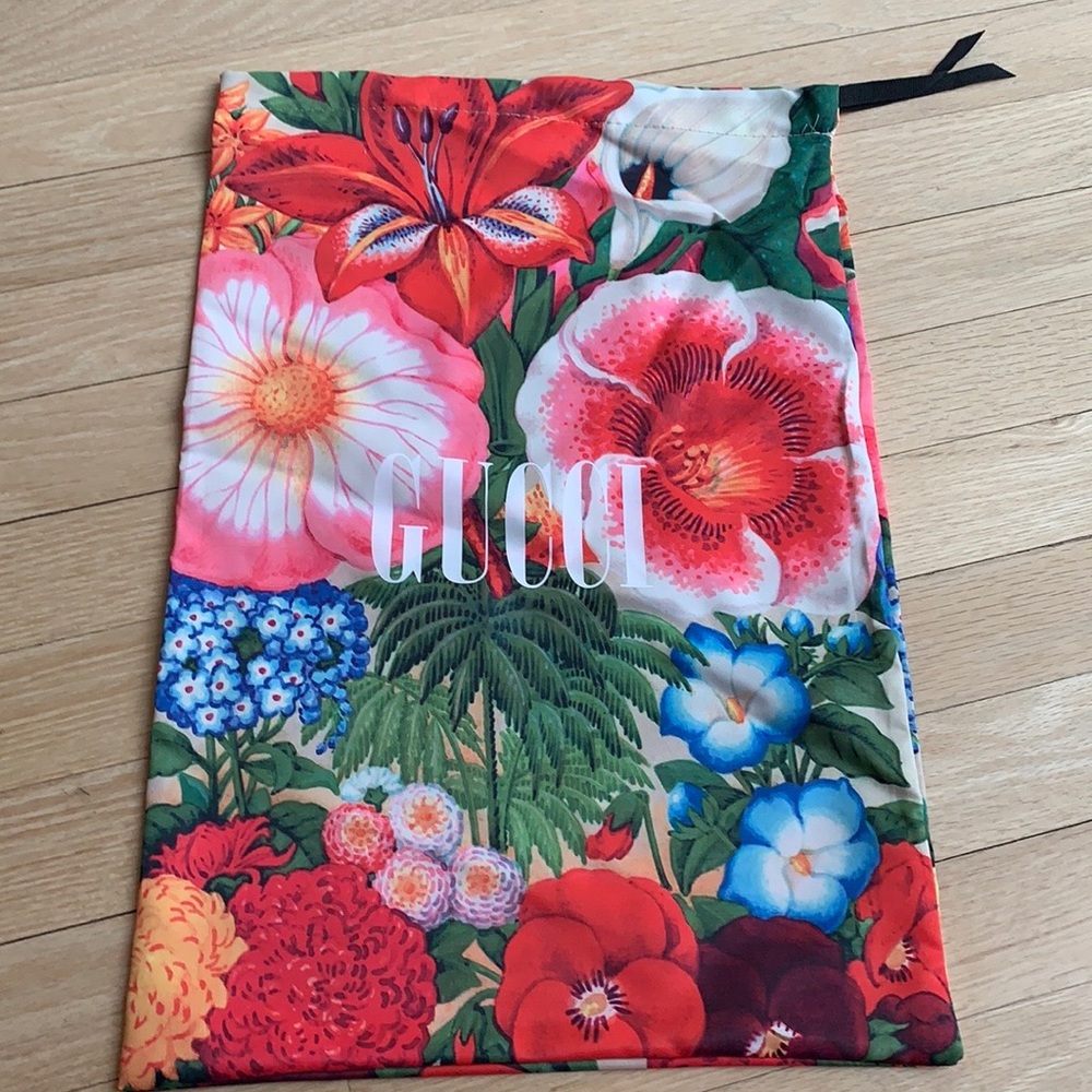 Gucci silk shoe dust bag